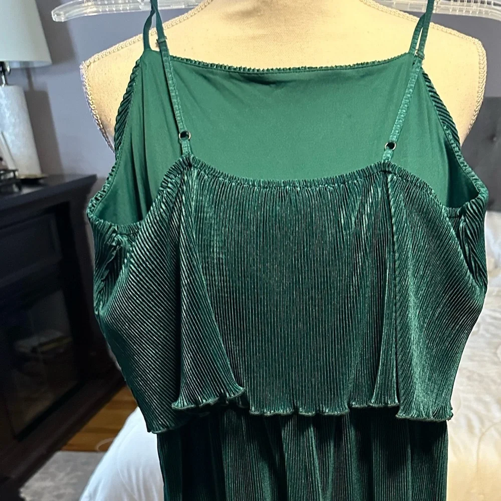 Elegant Green Jumpsuit - Picture 3 of 7